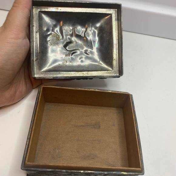 Antique Pewter Carved Trinket Jewelry Box Made In Japan (hinged Damaged) - Picture 9 of 14